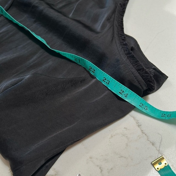 Gibson Latimer Black Satin Sleeveless Top - Picture 8 of 8